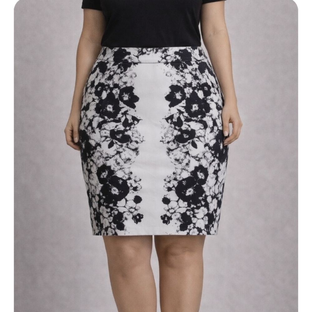 Lane Bryant Black & White Floral Pencil Skirt Size 22W Stretch Side Zip